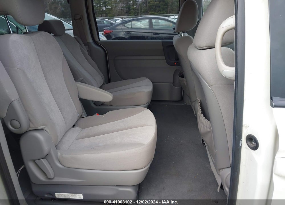 2010 KIA SEDONA LX VIN: KNDMG4C35A6356419
