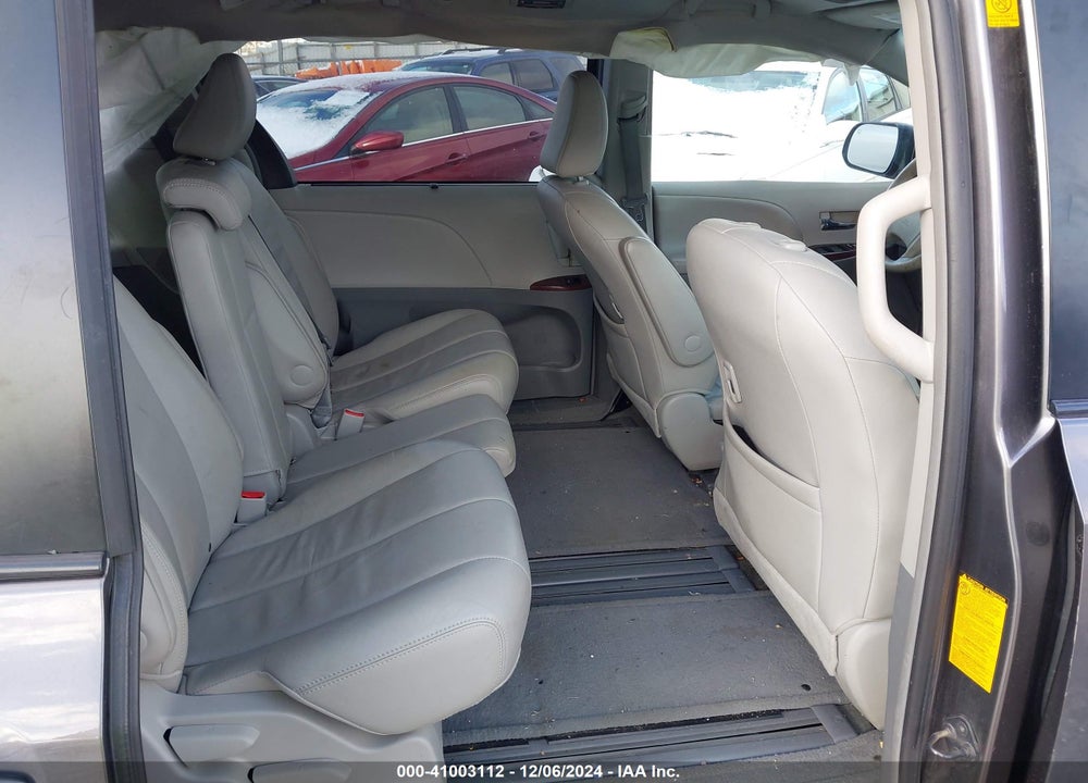 2012 TOYOTA SIENNA XLE LIMITED VIN: 5TDYK3DC8CS272199