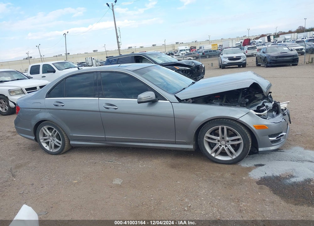 2013 MERCEDES-BENZ C 300 LUXURY 4MATIC/SPORT 4MATIC VIN: WDDGF8AB5DG105860