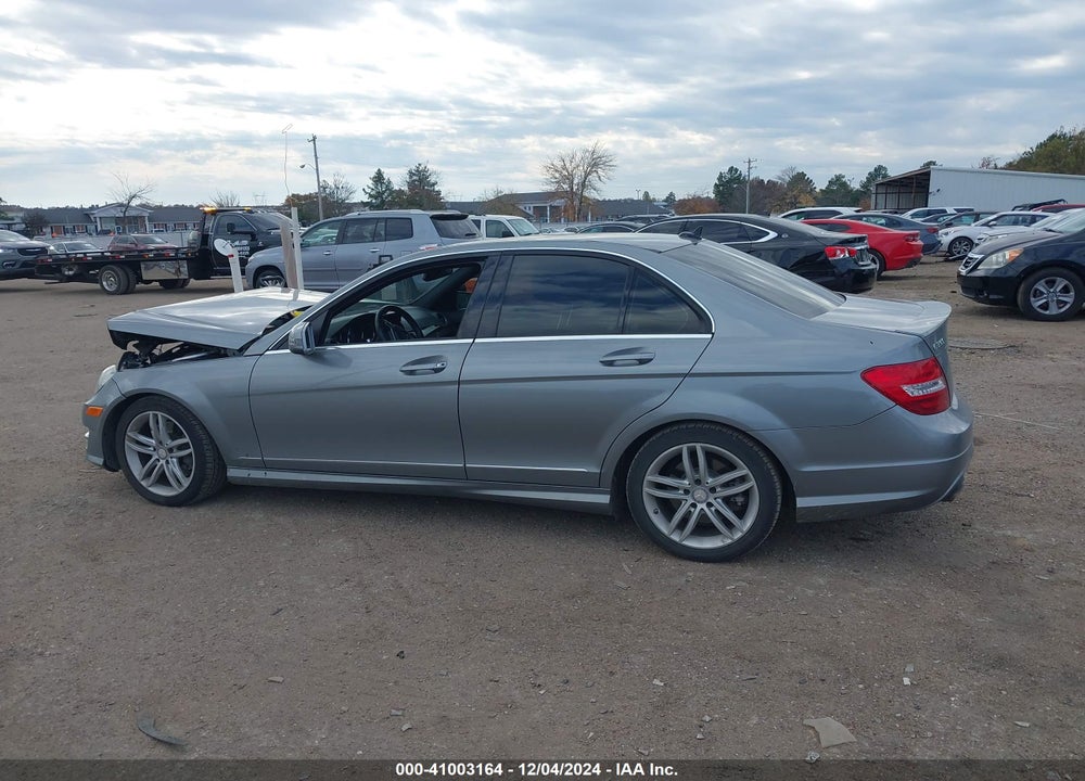2013 MERCEDES-BENZ C 300 LUXURY 4MATIC/SPORT 4MATIC VIN: WDDGF8AB5DG105860