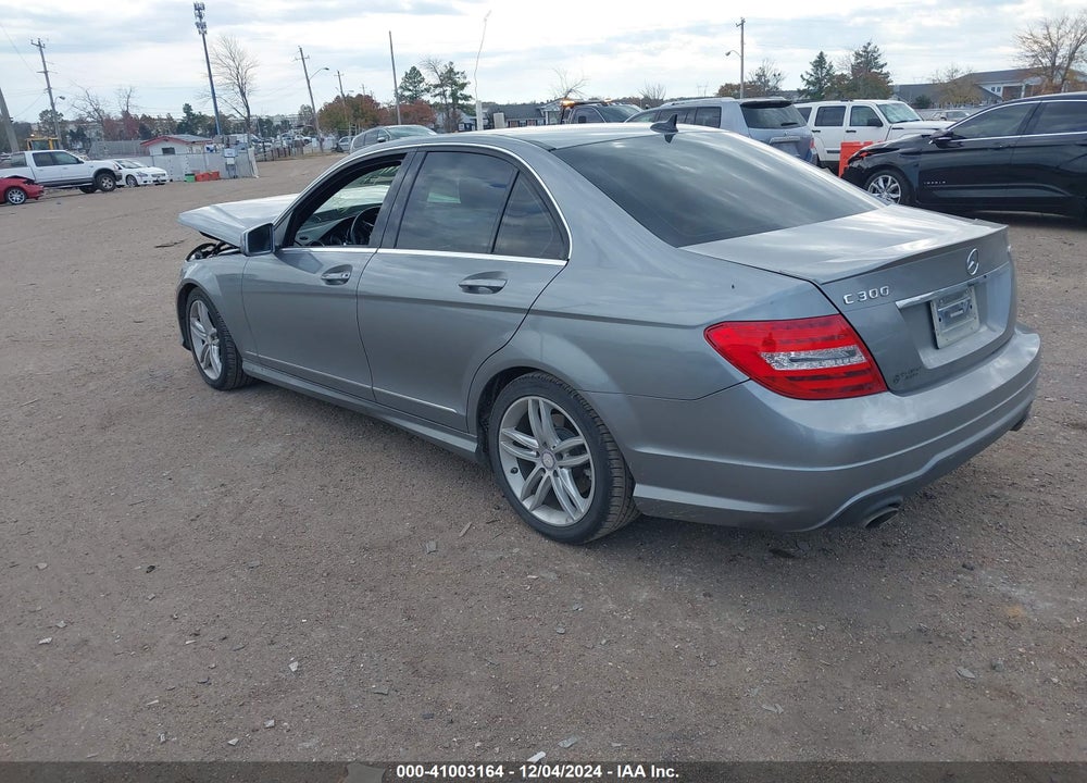 2013 MERCEDES-BENZ C 300 LUXURY 4MATIC/SPORT 4MATIC VIN: WDDGF8AB5DG105860