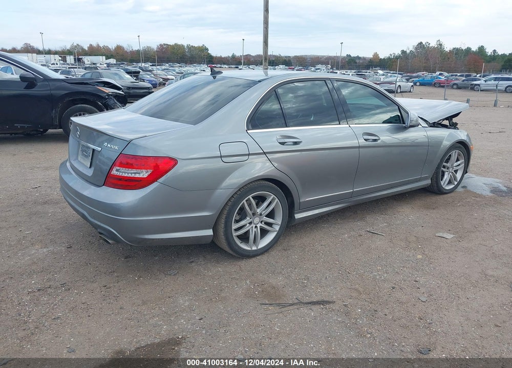 2013 MERCEDES-BENZ C 300 LUXURY 4MATIC/SPORT 4MATIC VIN: WDDGF8AB5DG105860