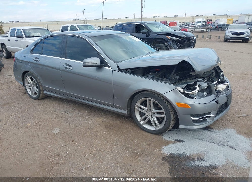 2013 MERCEDES-BENZ C 300 LUXURY 4MATIC/SPORT 4MATIC VIN: WDDGF8AB5DG105860