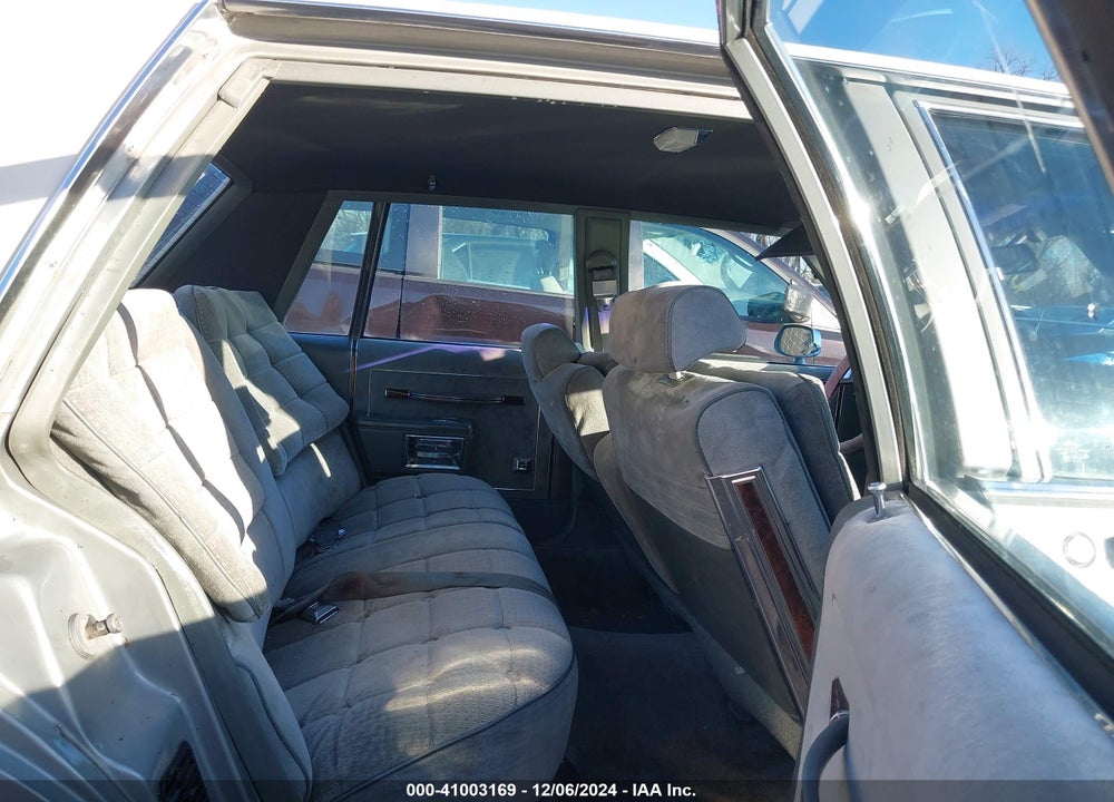 1983 OLDSMOBILE DELTA 88 ROYALE BROUGHAM VIN: 1G3AY69Y2DX306042