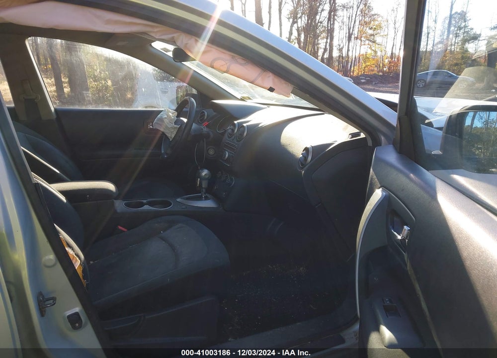 2014 NISSAN ROGUE SELECT S VIN: JN8AS5MT5EW100619