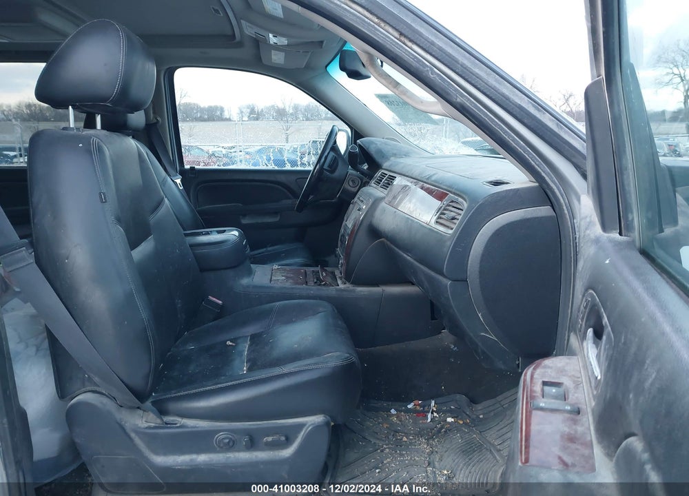 2013 CHEVROLET SUBURBAN 1500 LTZ VIN: 1GNSKKE77DR170966