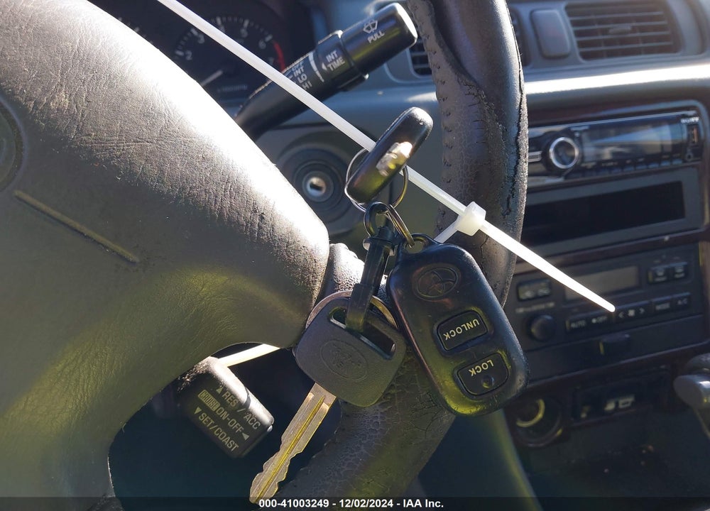 2000 TOYOTA CAMRY XLE V6 VIN: 4T1BF28K3YU111795