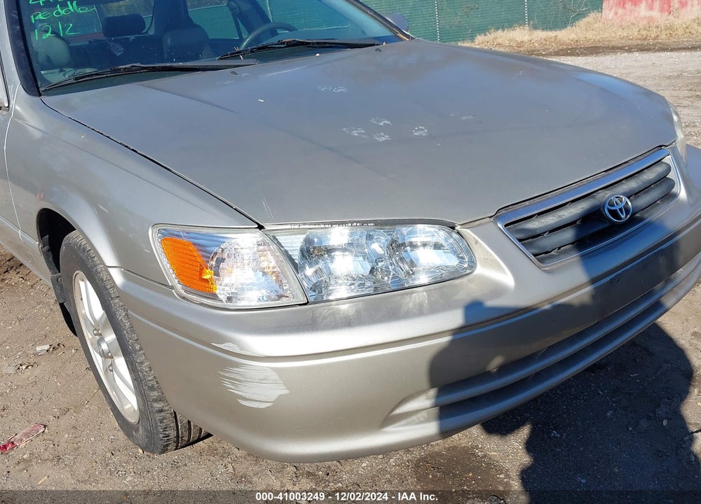 2000 TOYOTA CAMRY XLE V6 VIN: 4T1BF28K3YU111795