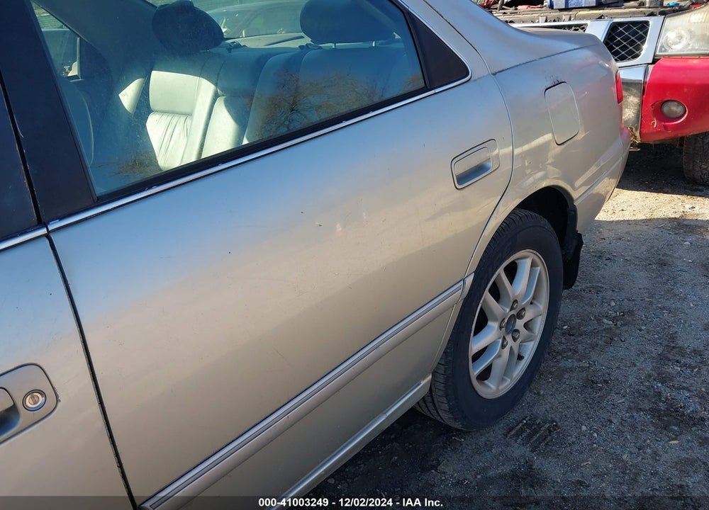 2000 TOYOTA CAMRY XLE V6 VIN: 4T1BF28K3YU111795