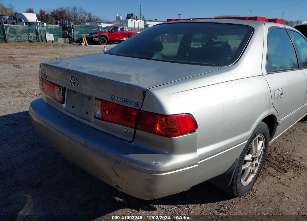 2000 TOYOTA CAMRY XLE V6 VIN: 4T1BF28K3YU111795