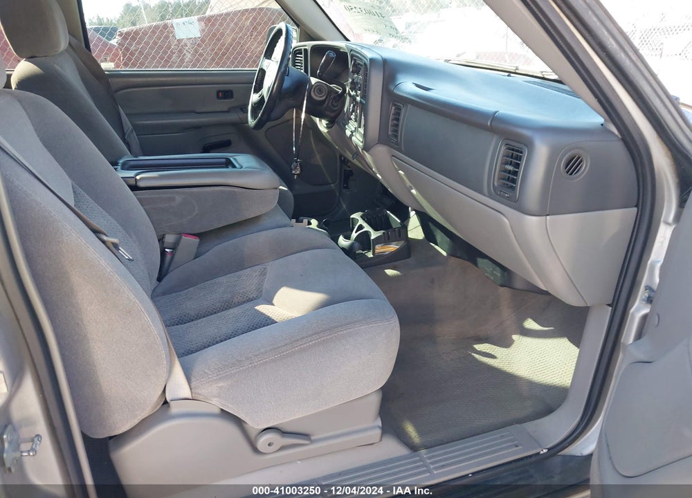 2005 CHEVROLET AVALANCHE 1500 Z66 VIN: 3GNEC12Z15G176810