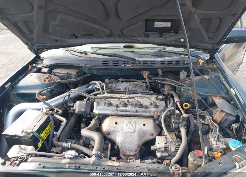 1998 HONDA ACCORD EX VIN: 1HGCG5554WA108698