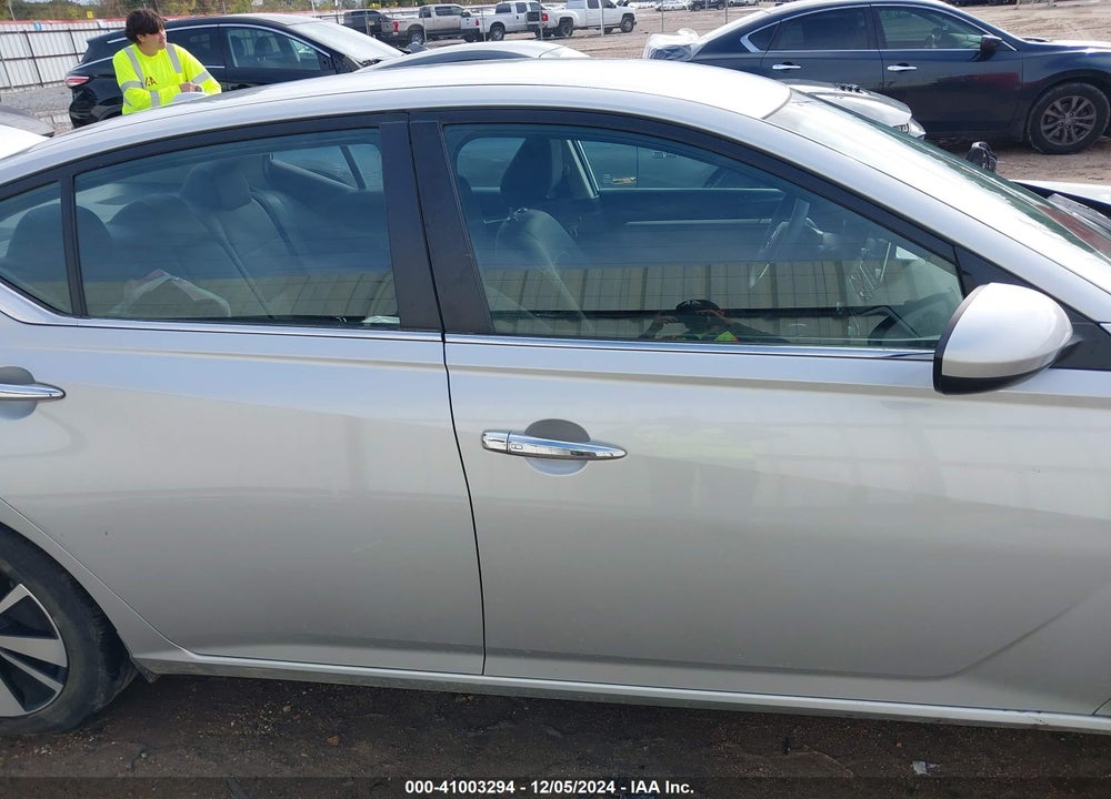 2022 NISSAN ALTIMA SV FWD VIN: 1N4BL4DV5NN330066