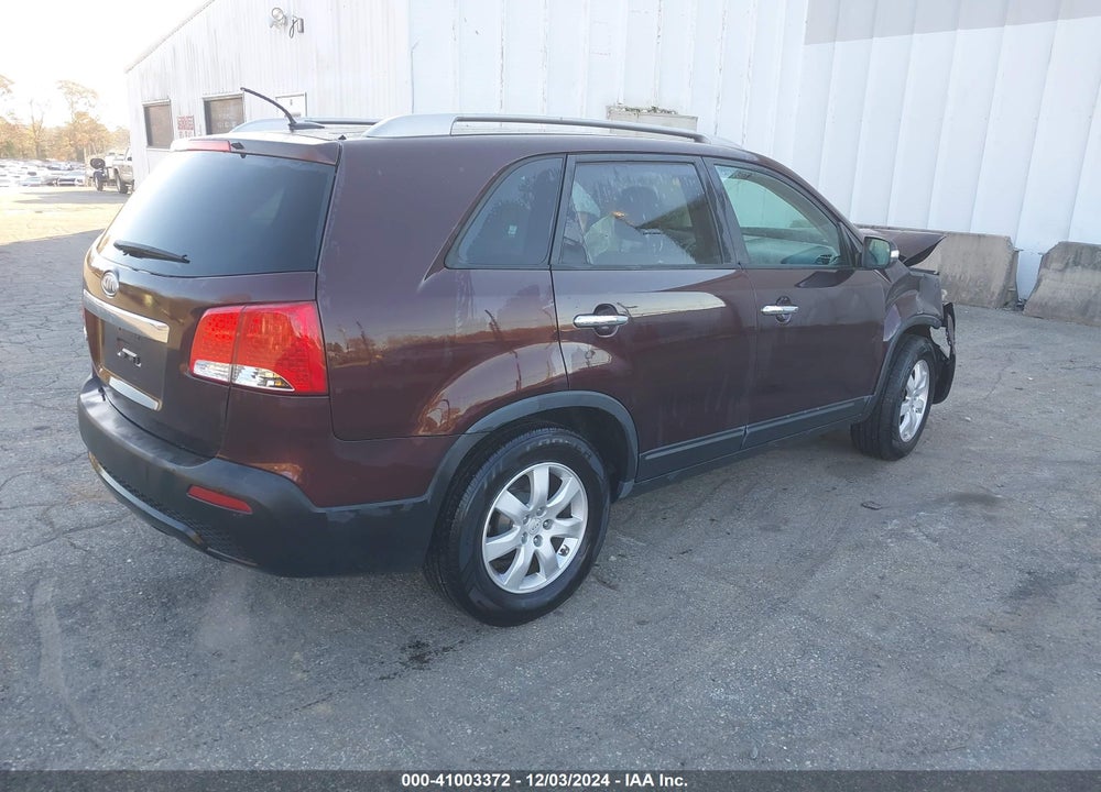 2011 KIA SORENTO LX V6 VIN: 5XYKT4A23BG167117