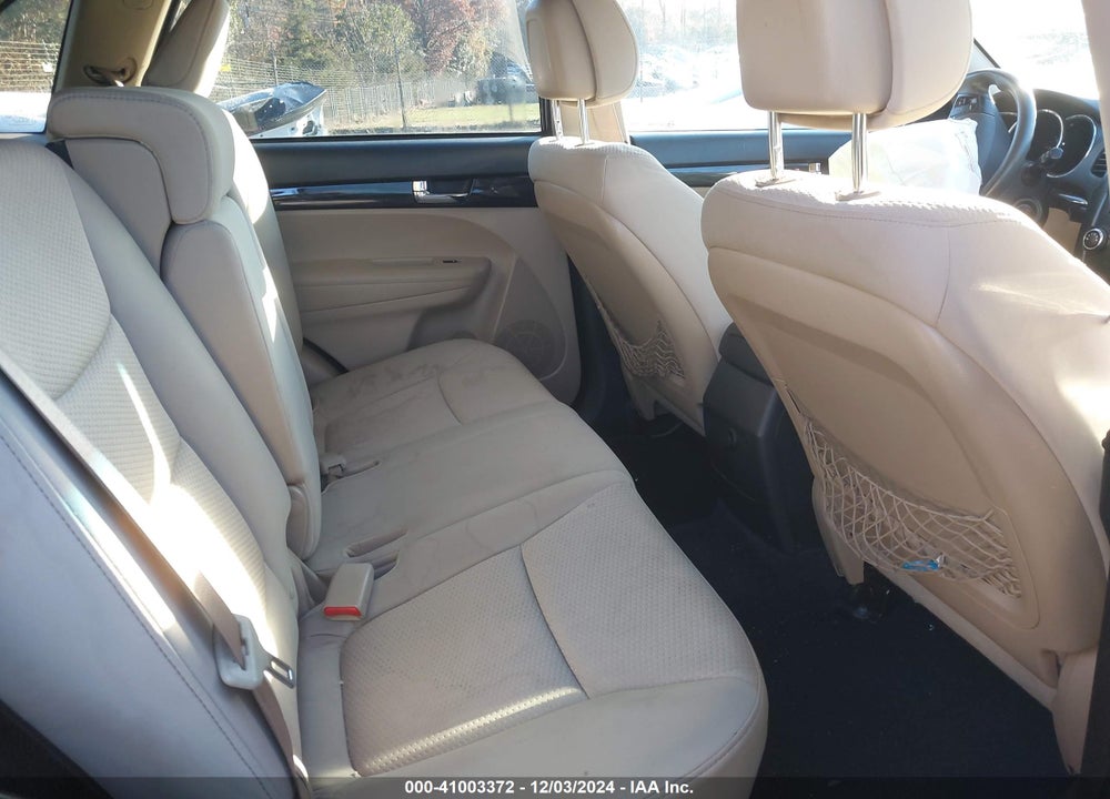 2011 KIA SORENTO LX V6 VIN: 5XYKT4A23BG167117