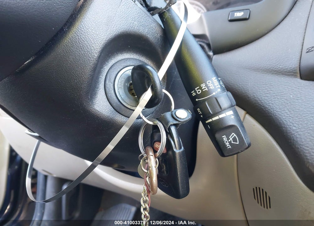 2009 HYUNDAI ELANTRA GLS VIN: KMHDU46D59U811656
