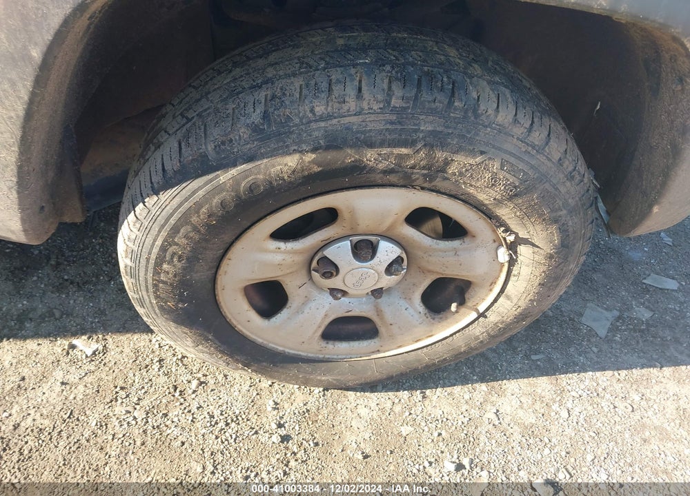 2004 JEEP LIBERTY SPORT VIN: 1J4GL48K04W121983