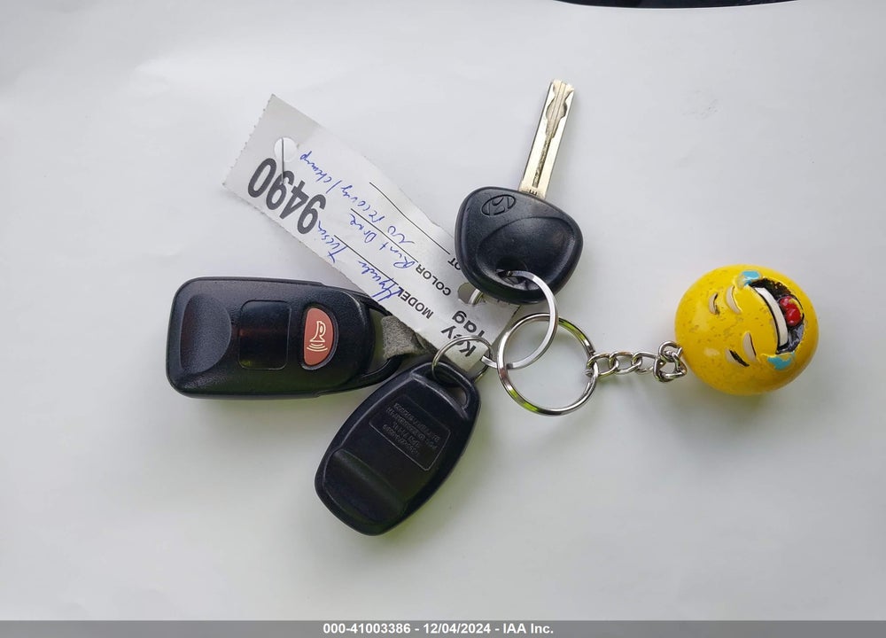2012 HYUNDAI TUCSON GLS VIN: KM8JUCAC2CU394645