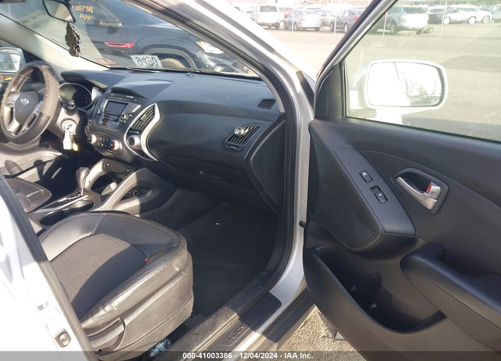 2012 HYUNDAI TUCSON GLS VIN: KM8JUCAC2CU394645