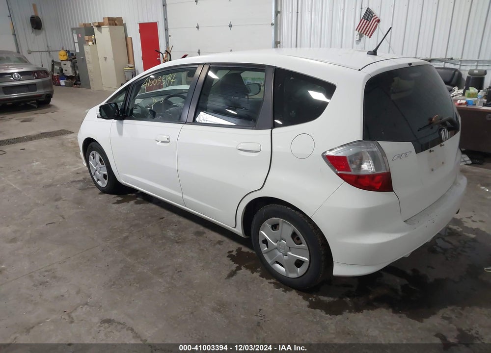2013 HONDA FIT VIN: JHMGE8H36DC061739