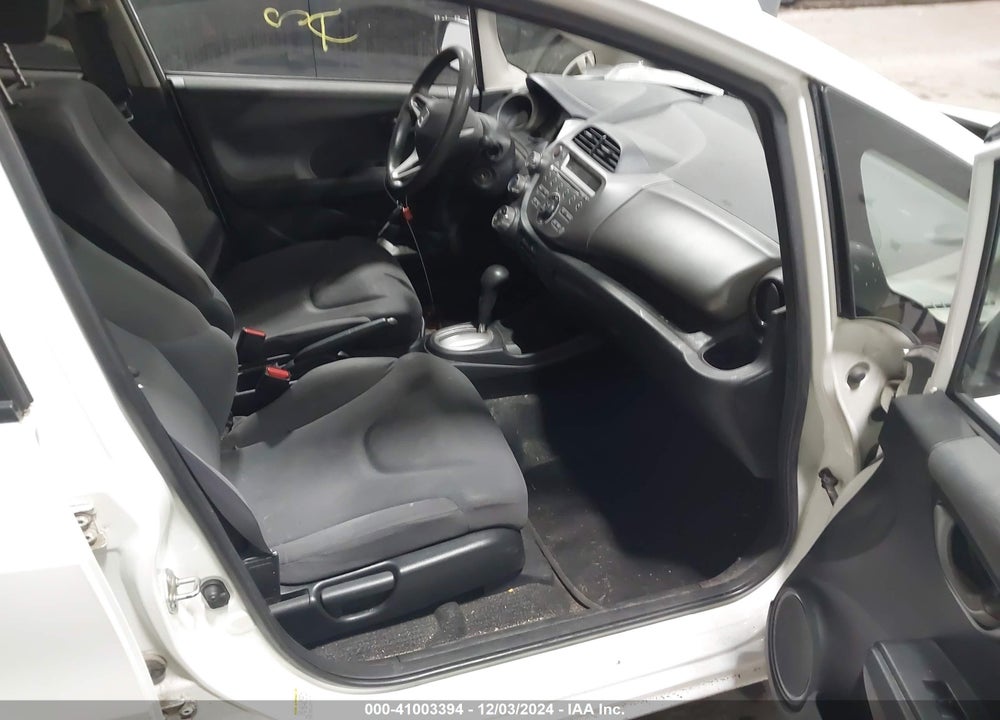 2013 HONDA FIT VIN: JHMGE8H36DC061739