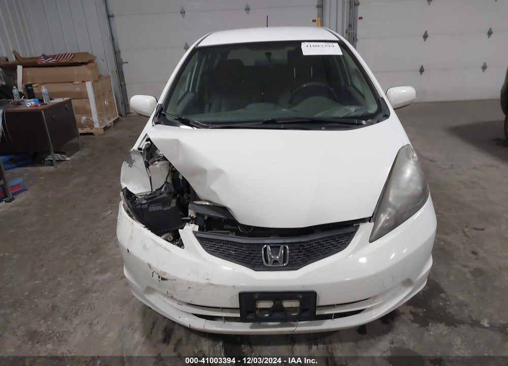 2013 HONDA FIT VIN: JHMGE8H36DC061739