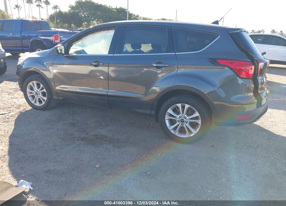 2019 FORD ESCAPE SE VIN: 1FMCU0GD3KUA11902