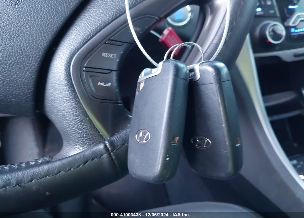 2012 HYUNDAI SONATA HYBRID VIN: KMHEC4A42CA059681