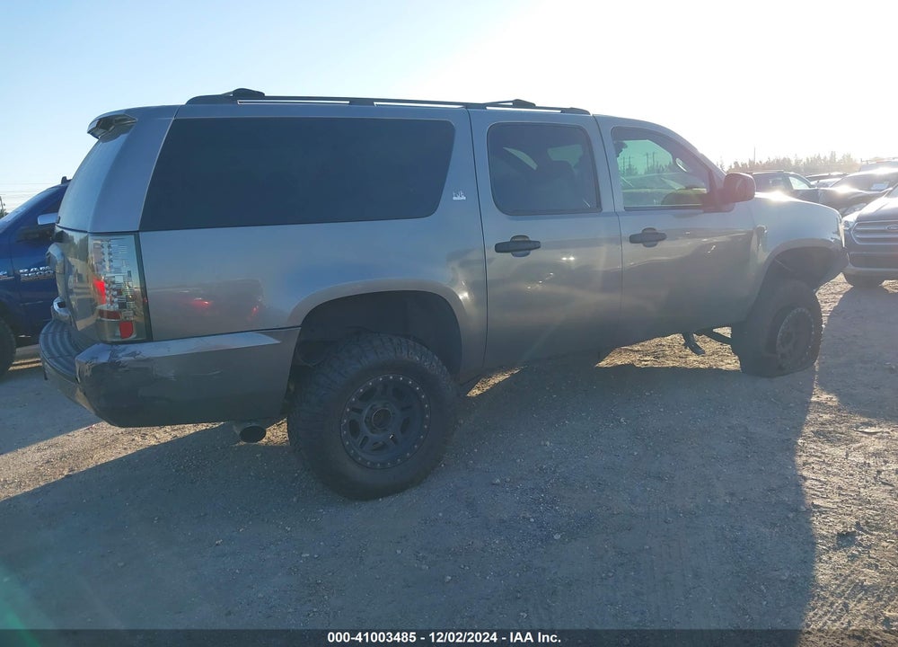 2007 CHEVROLET SUBURBAN 1500 LTZ VIN: 1GNFK163X7R385284