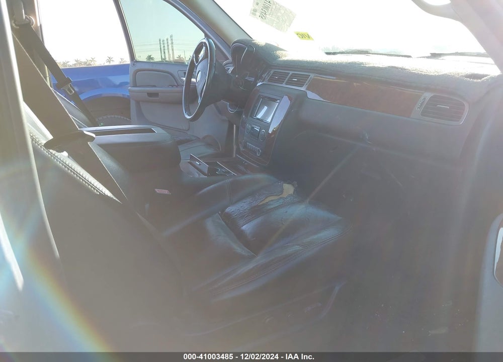 2007 CHEVROLET SUBURBAN 1500 LTZ VIN: 1GNFK163X7R385284