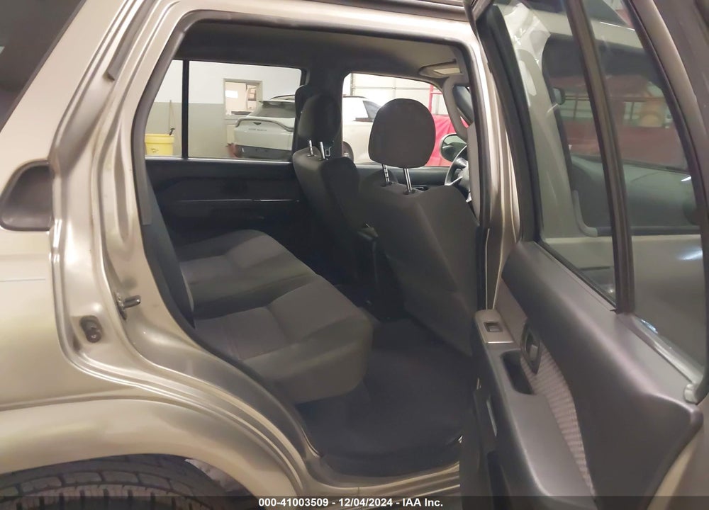 2004 NISSAN PATHFINDER SE VIN: JN8DR09Y94W913492