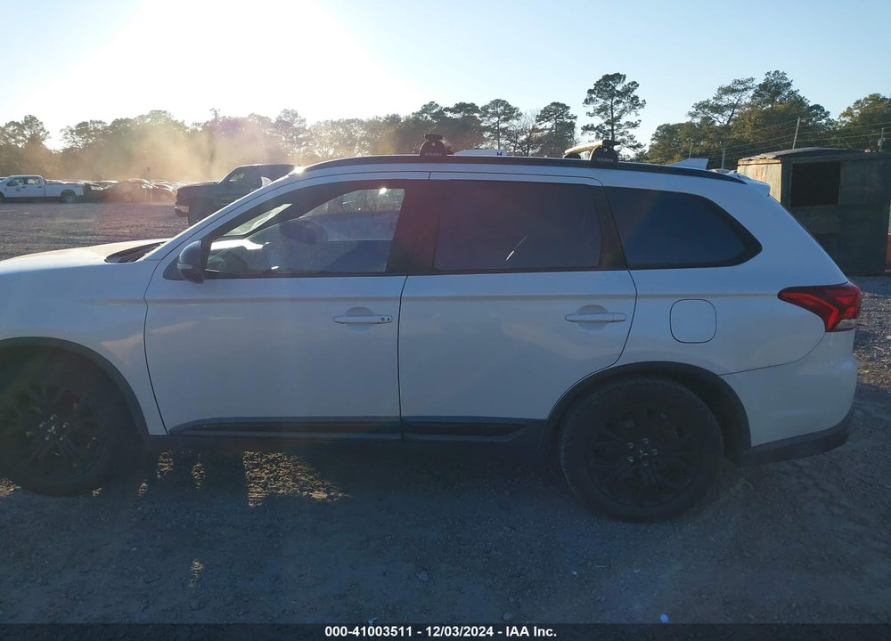 2018 MITSUBISHI OUTLANDER LE VIN: JA4AD3A36JZ025995