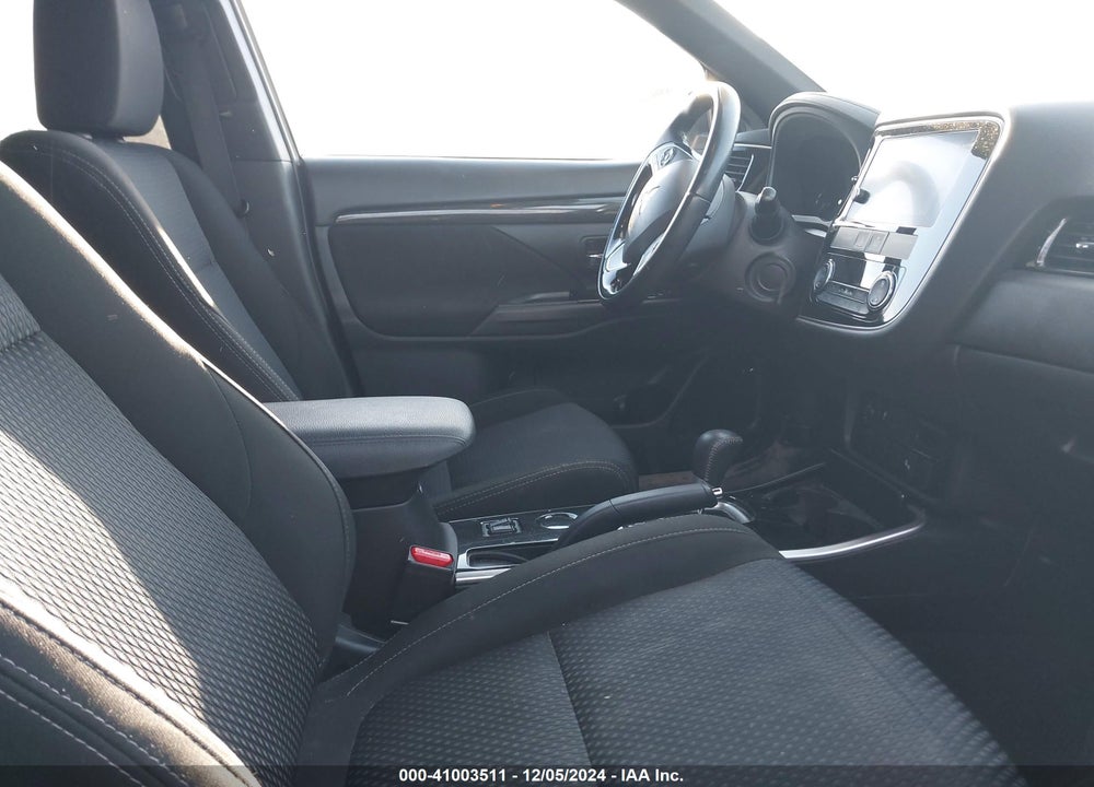 2018 MITSUBISHI OUTLANDER LE VIN: JA4AD3A36JZ025995