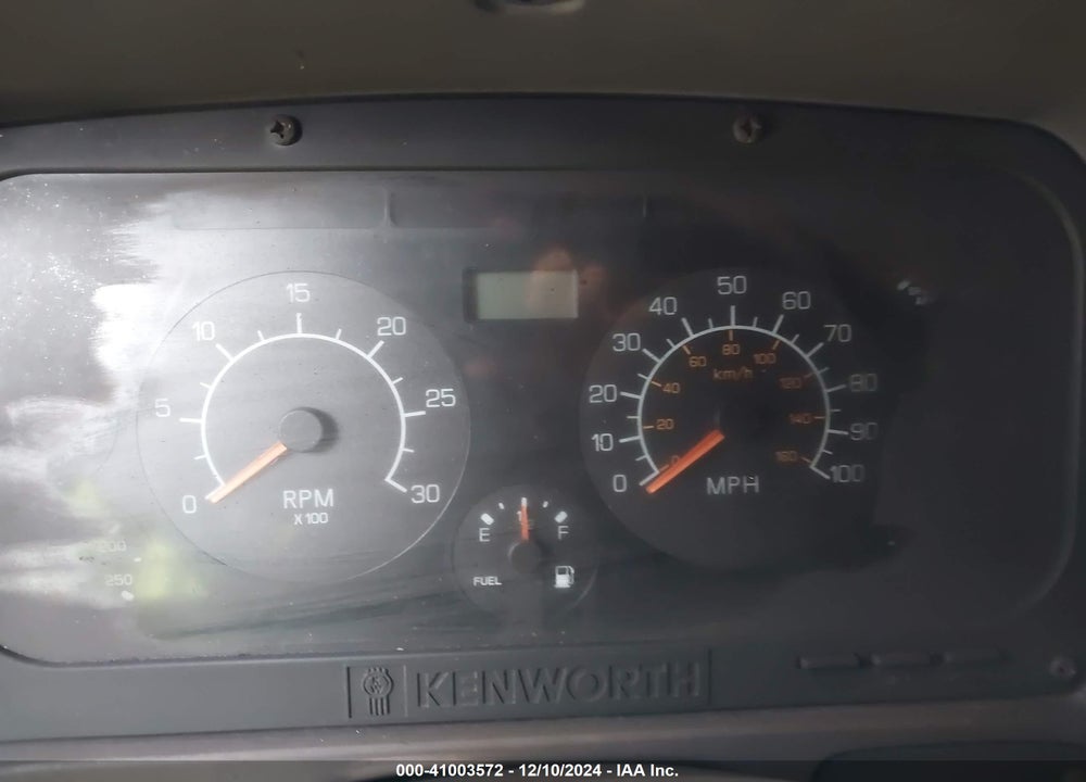 2002 KENWORTH T2000 T2000 VIN: 1XKTDR9X52J703262