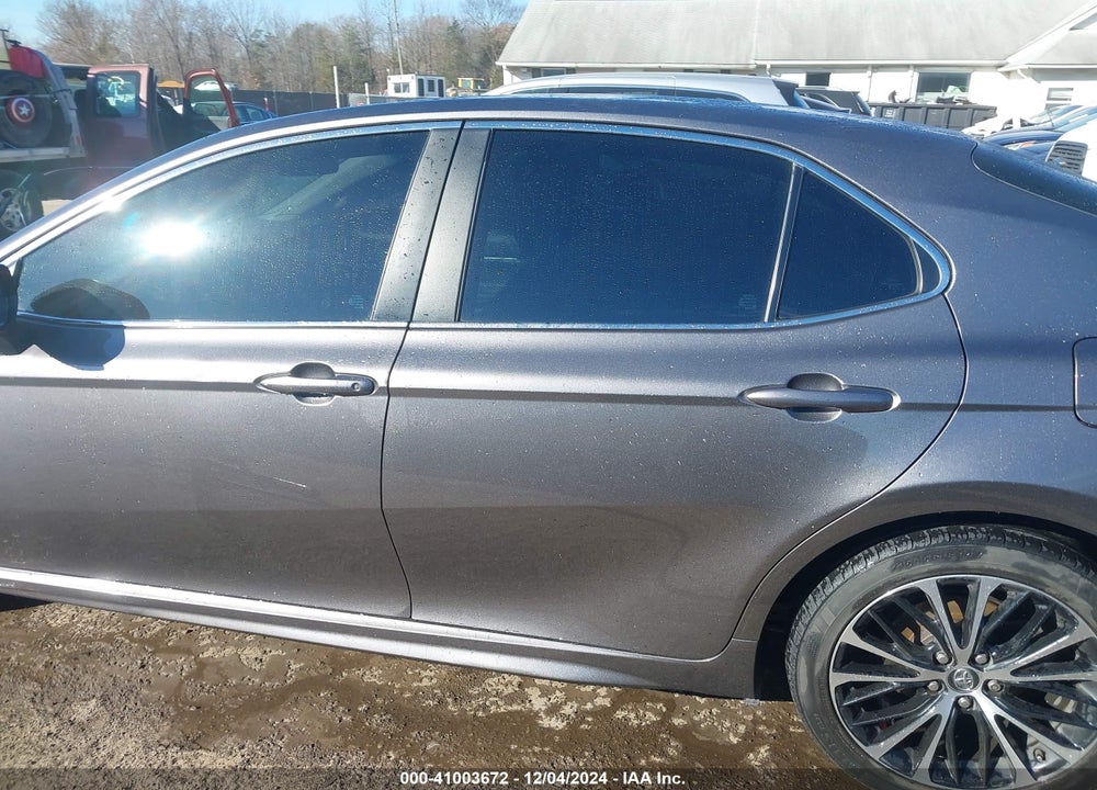 2018 TOYOTA CAMRY VIN: 4T1B11HK6JU618320