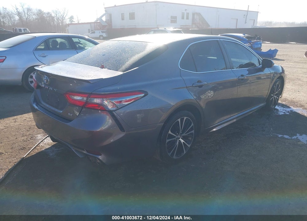 2018 TOYOTA CAMRY VIN: 4T1B11HK6JU618320