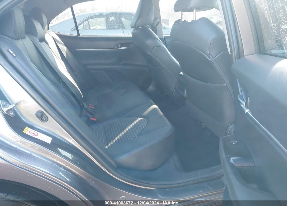 2018 TOYOTA CAMRY VIN: 4T1B11HK6JU618320