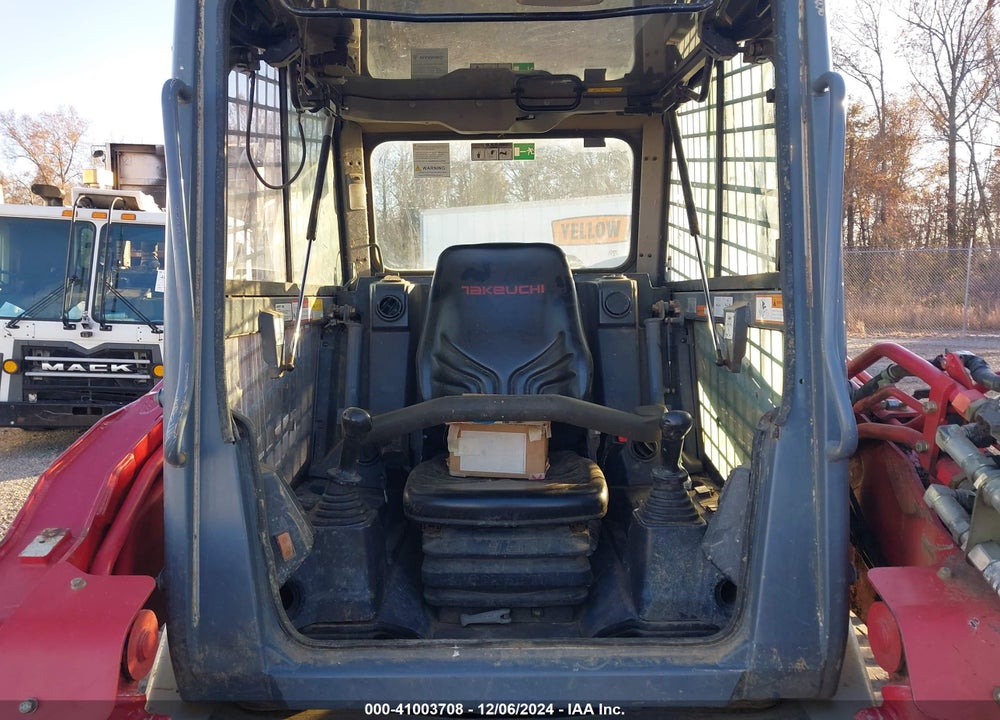 2019 TAKEUCHI TL12R2 SKID STEER VIN: 412102046