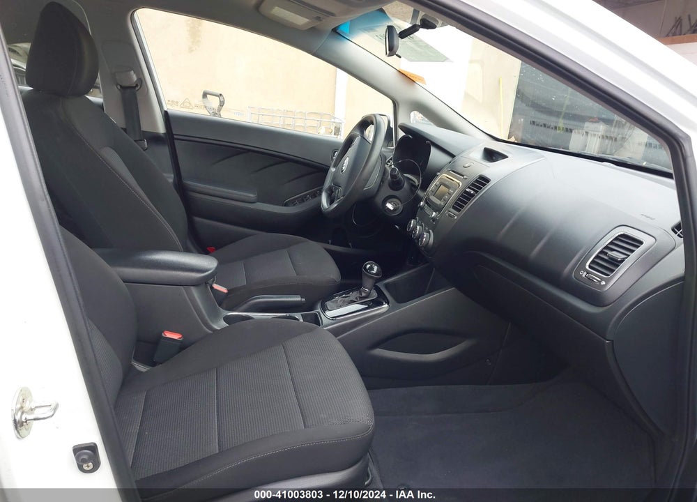 2018 KIA FORTE LX VIN: 3KPFK4A75JE230181