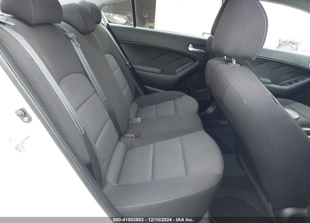 2018 KIA FORTE LX VIN: 3KPFK4A75JE230181