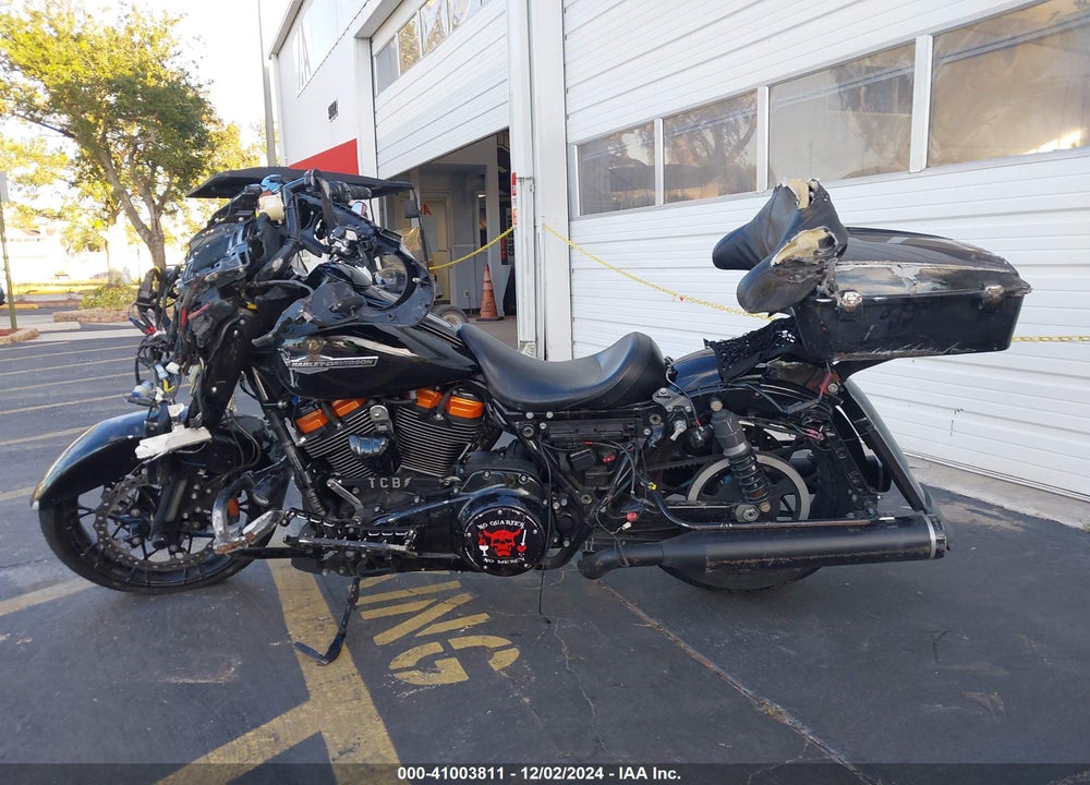 2022 HARLEY-DAVIDSON FLHX VIN: 1HD1KBC10NB611879