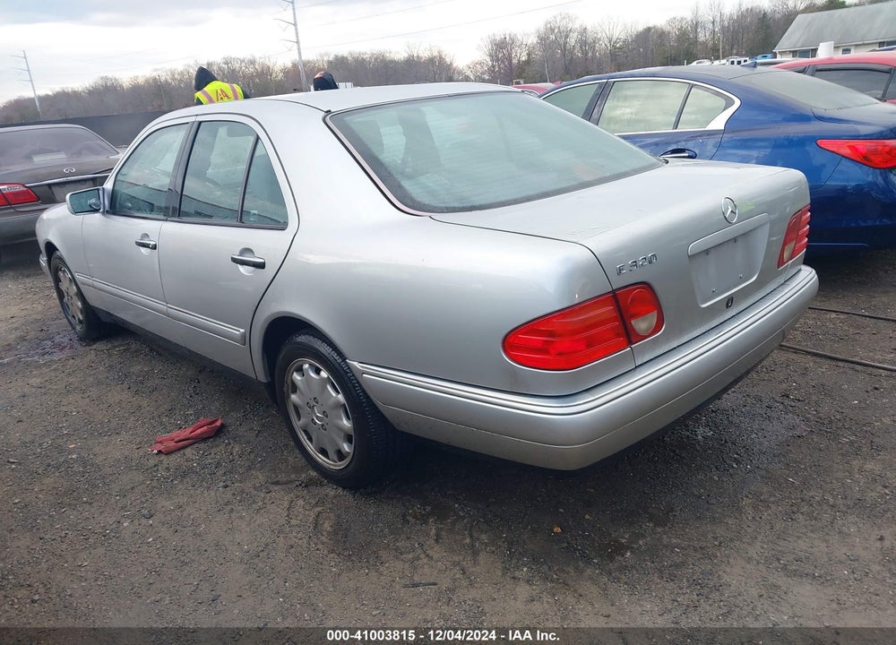1998 MERCEDES-BENZ E 320 VIN: WDBJF65F4WA482217