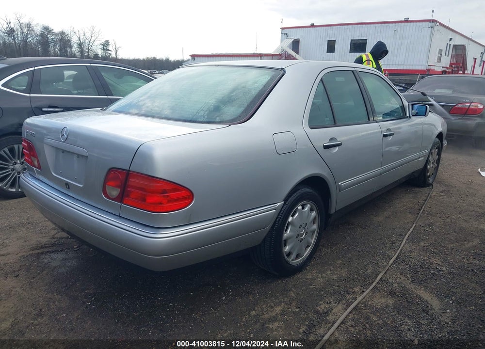 1998 MERCEDES-BENZ E 320 VIN: WDBJF65F4WA482217