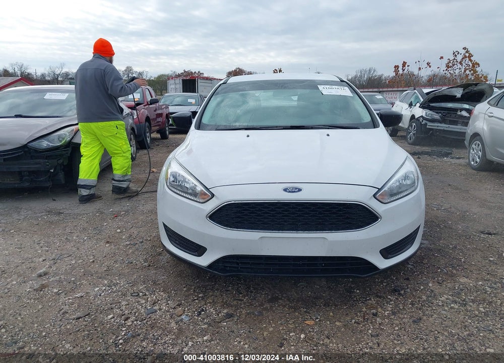 2018 FORD FOCUS S VIN: 1FADP3E20JL265807