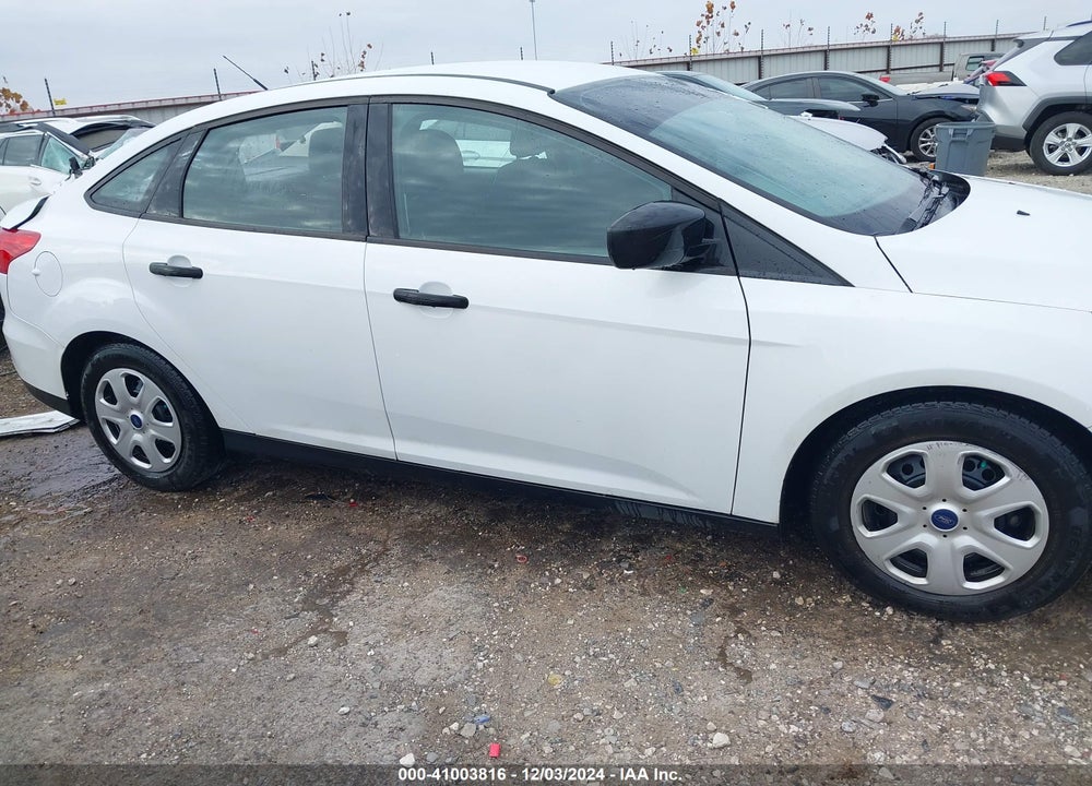 2018 FORD FOCUS S VIN: 1FADP3E20JL265807