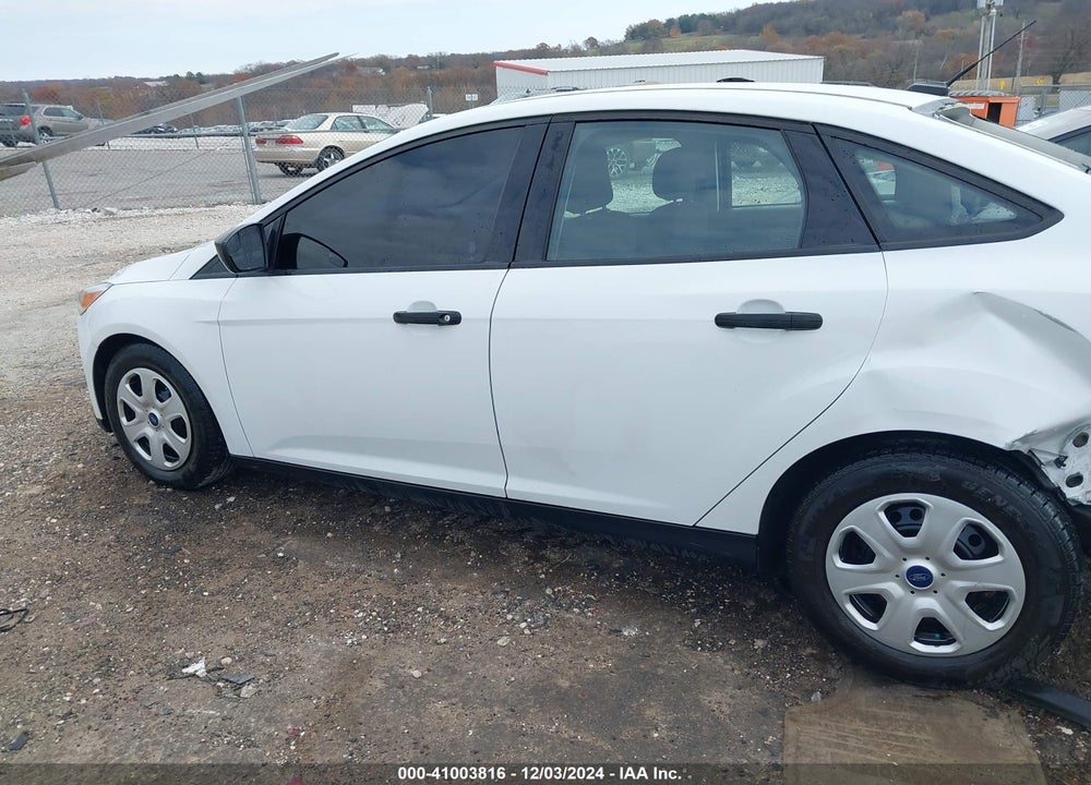 2018 FORD FOCUS S VIN: 1FADP3E20JL265807