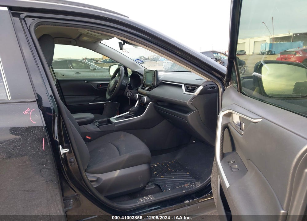 2019 TOYOTA RAV4 VIN: JTMH1RFV5KD042330