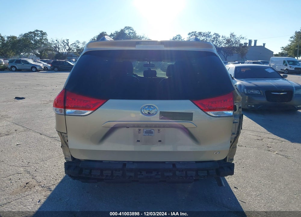 2013 TOYOTA SIENNA LE V6 8 PASSENGER VIN: 5TDKK3DC8DS403185