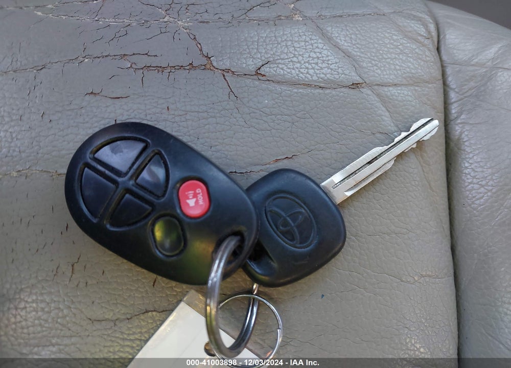 2013 TOYOTA SIENNA LE V6 8 PASSENGER VIN: 5TDKK3DC8DS403185