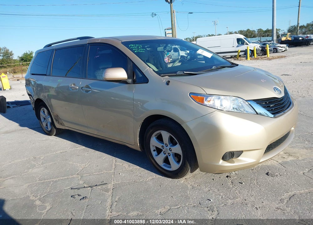 2013 TOYOTA SIENNA LE V6 8 PASSENGER VIN: 5TDKK3DC8DS403185